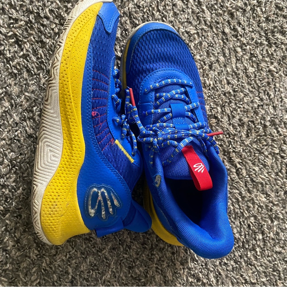 Under Armour Curry 3Z7 Basketball Shoe